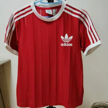 adidasT 셔츠 엄청 귀여운 빨간색/화이트 완판템 M