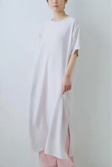 [ 시원함과 품위 ] 하프 슬리브 박스 원피스