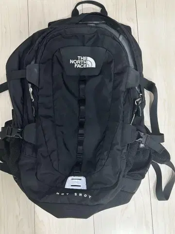 THE NORTH FACE HOT SHOT 블랙 백팩
