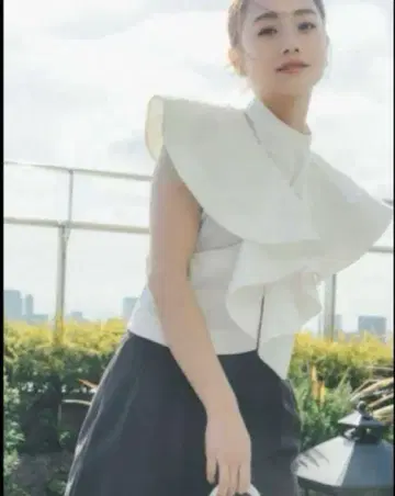 snidel 변형 셔츠 탈부착 가능
