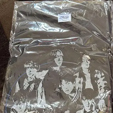 Travis Japan Vllsual 왈츠 T셔츠