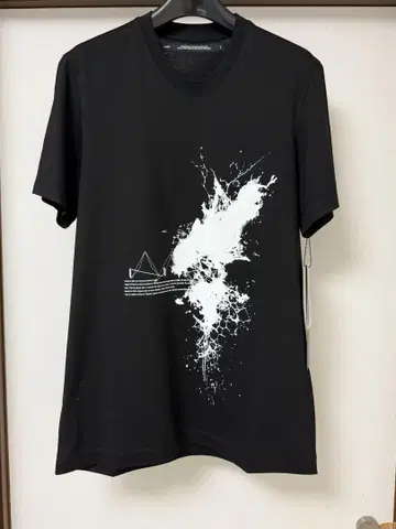 julius 프린트 티셔츠 BLACK 1