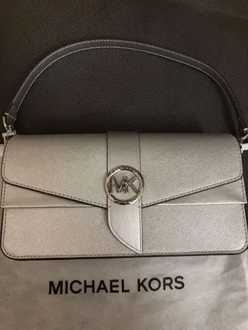 MICHAEL KORS 실버 숄더백
