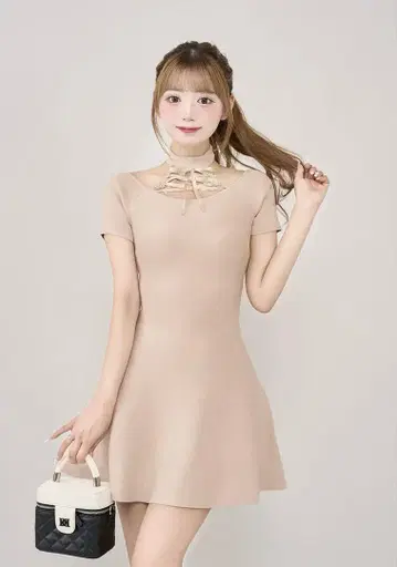 다리치 아메슬리 레이스 수플레 니트 미니 원피스