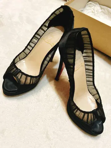 Christian Louboutin 시어 튤 새틴 블랙 펌프스 35