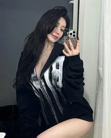 LASTNEST RISK ZIP UP HOODIE