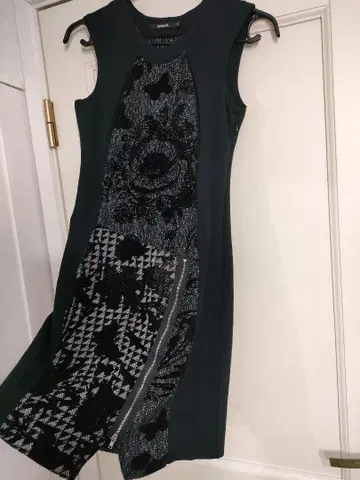 새상품급 Desigual 데시구알 원피스 EUR 34 블랙 그레이