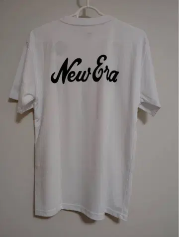 새상품 NEWERA 반팔 티셔츠 Classic Logo
