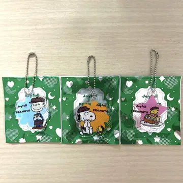 [새상품 미사용] 조이풀 콜라보 PEANUTS 아크릴 키링 3세트