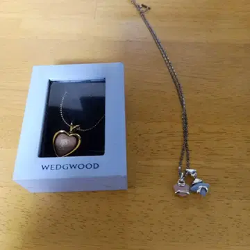 WEDGWOOD의 귀여운 하트 목걸이 2개 세트!