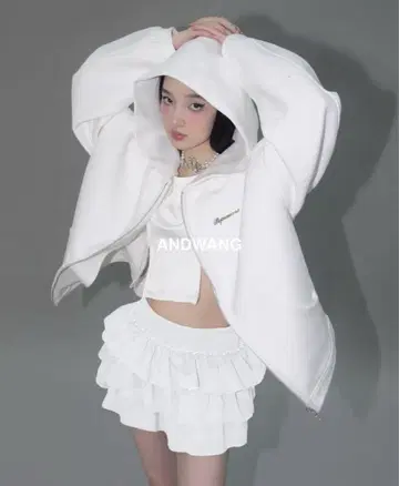 ANDWANG 화이트 후드티 KIRAKIRA