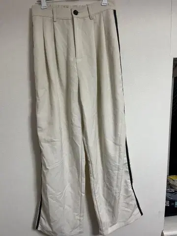 더블 테이핑 핀턱 슬랙스