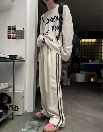 더블 테이핑 핀턱 슬랙스