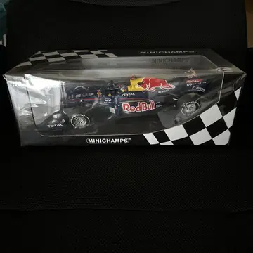 MINICHAMPS 레드불 F1 카 1:18 스케일