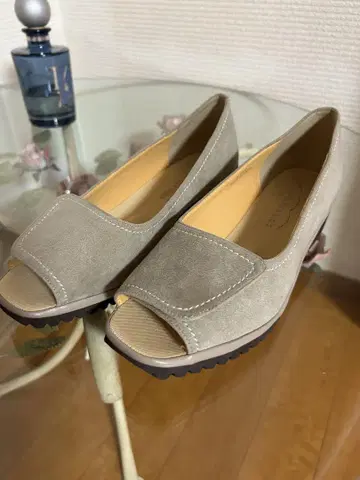 COULEUR VIVANTE 스웨이드 타입 오픈토 샌들 23.5cm
