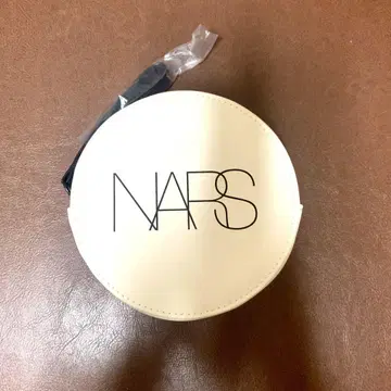 NARS 화이트 라운드 파우치