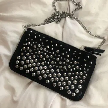 ZARA 스터드 숄더백