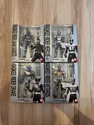 [미개봉] S.H.Figuarts 가면라이더 다크 가부토 외 4종 세트