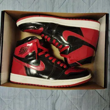 AIR JORDAN 1 RETRO HIGH OG BREAD Patent