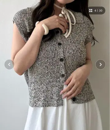 새상품급 아프레주르 클레어 멜란지 폴로 니트 베스트