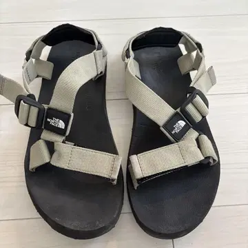 THE NORTH FACE 베이지 샌들