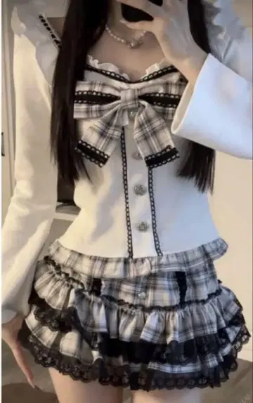 지뢰 스타일 화이트 블라우스