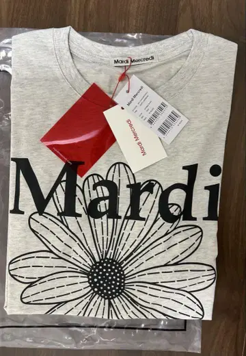 Mardi Mercredi 마르디메크르디 셔츠