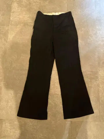 DELUXE 블랙 플레어 팬츠
