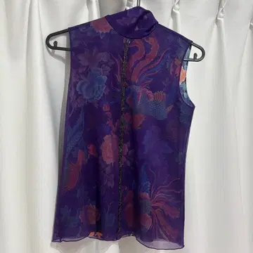 비비안 탐 보라색 꽃무늬 슬리브리스 상의