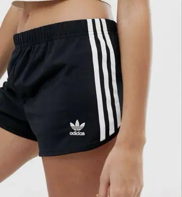 새상품급 adidasoriginal 트레이닝 팬츠 숏팬츠 L