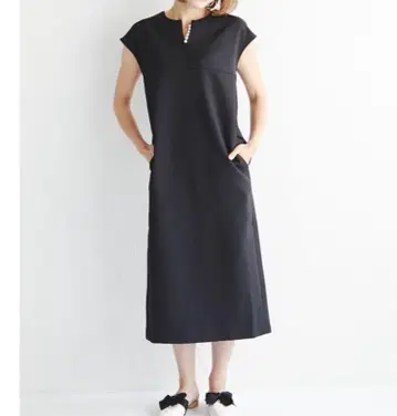 옷깃 펄 장식 프렌치 슬리브 Myu 넥 펄 타이트 원피스 블랙