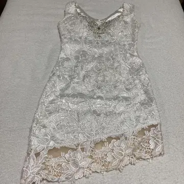 ROBE de FLEURS 화이트 레이스 드레스 V넥