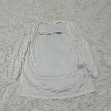Coup de Chance 긴팔 T셔츠 라메 테이프 화이트 비침