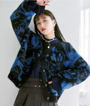 HARE / 하레 2WAY 샤기 플라워 니트 가디건