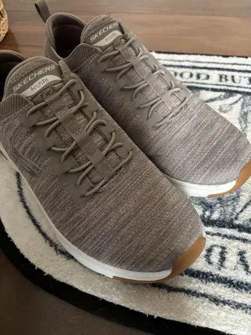SKECHERS 그레이 스니커즈
