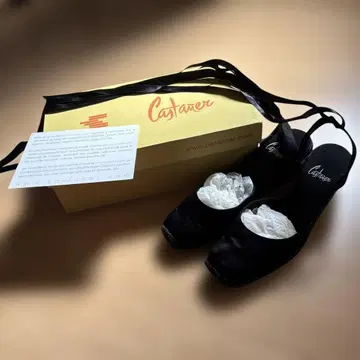 카스타니에르 새상품 블랙 샌들