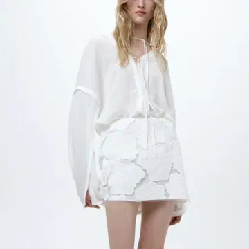 미사용 새상품 ZARA ZW COLLECTION 숏 플로럴 스커트