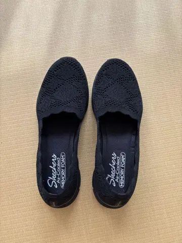 Skechers 메모리폼 블랙 슬립온