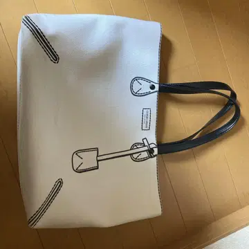 Giorgio Armani 토트백 화이트/블랙
