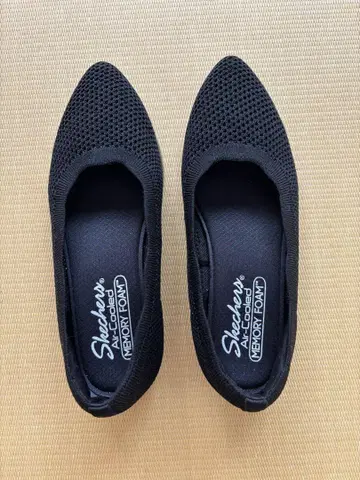 Skechers 블랙 슬립온