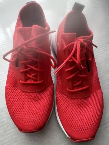 Reebok 레드 러닝화