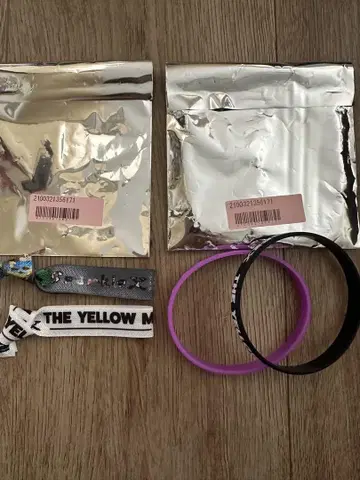 새상품! THE YELLOW MONKEY 랜덤 투어 굿즈 2세트