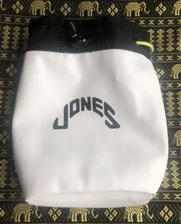 JONES 로고 볼 파우치