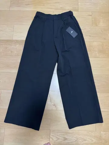 뉴발란스 MET24 Tuck Wide Pants