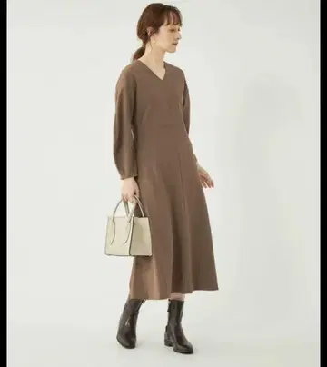 미사용 새상품 폼 핏&플레어 원피스 UNITED ARROWS