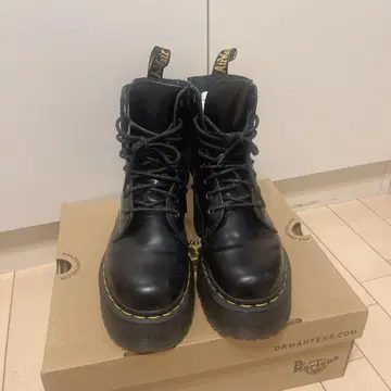 Dr. Martens 닥터마틴 통굽 부츠