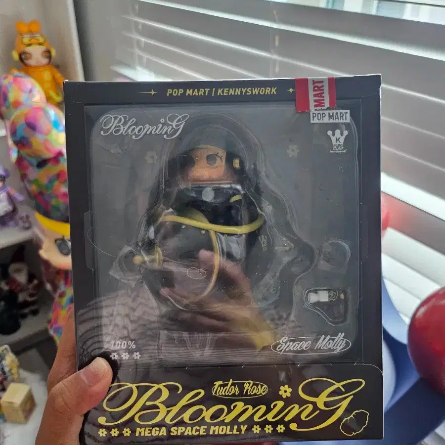 Pop Mart Space Molly Blooming Series 100% - UK #몰리 on Bunjang