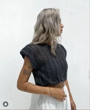 sudo 완판템 crochet tank 'tucked sleeves