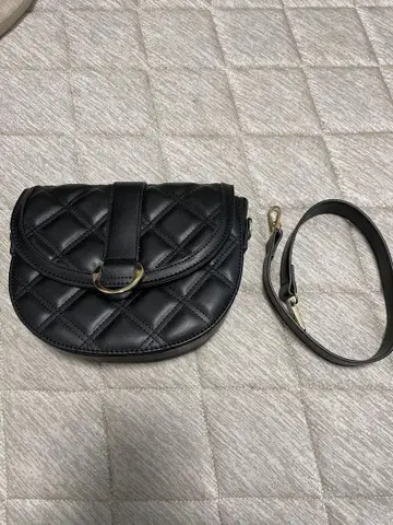 블랙 퀼팅 백