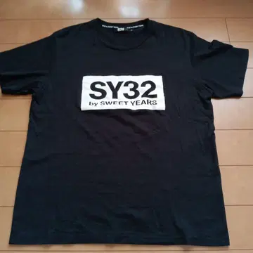 SY32 by SWEET YEARS 블랙 티셔츠